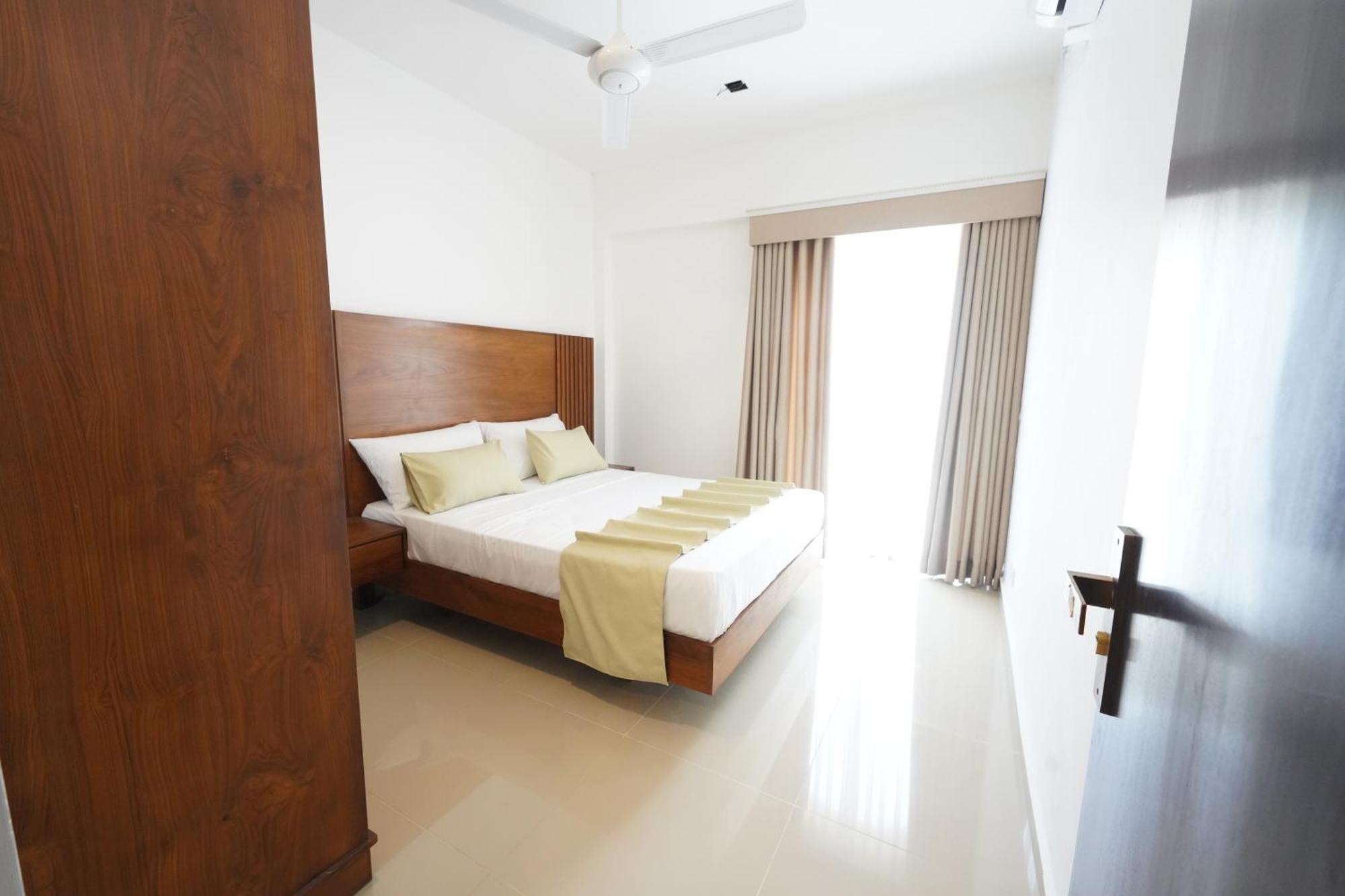 Hotel Grand Amanee Ratnapura Exteriör bild