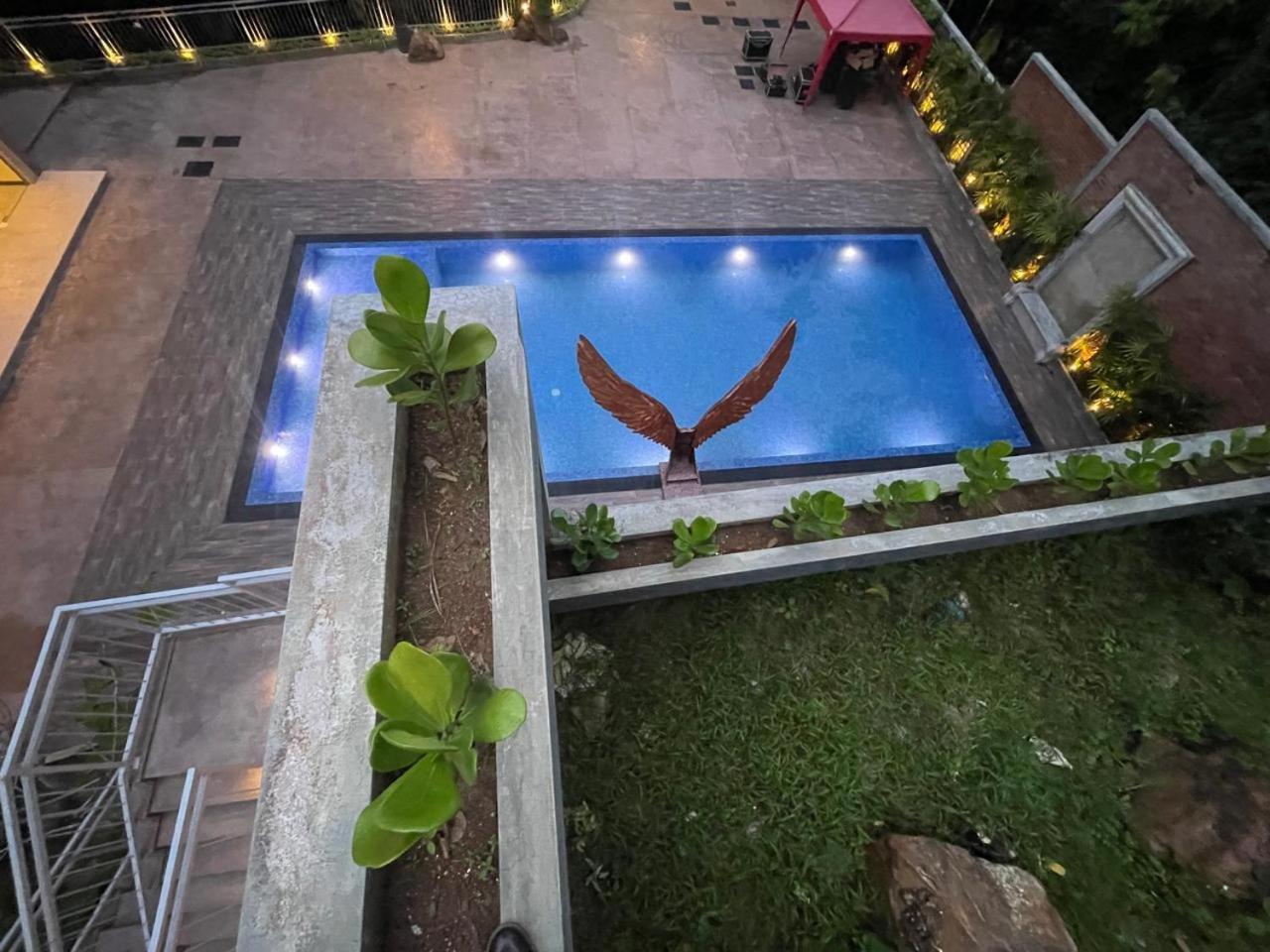 Hotel Grand Amanee Ratnapura Exteriör bild